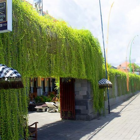 Wijaya Guesthouse Canggu Exteriör bild